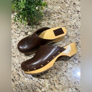 Tory Burch Perforated Logo Studded Brown Leather Mules W/ Wooden Platform 6.5